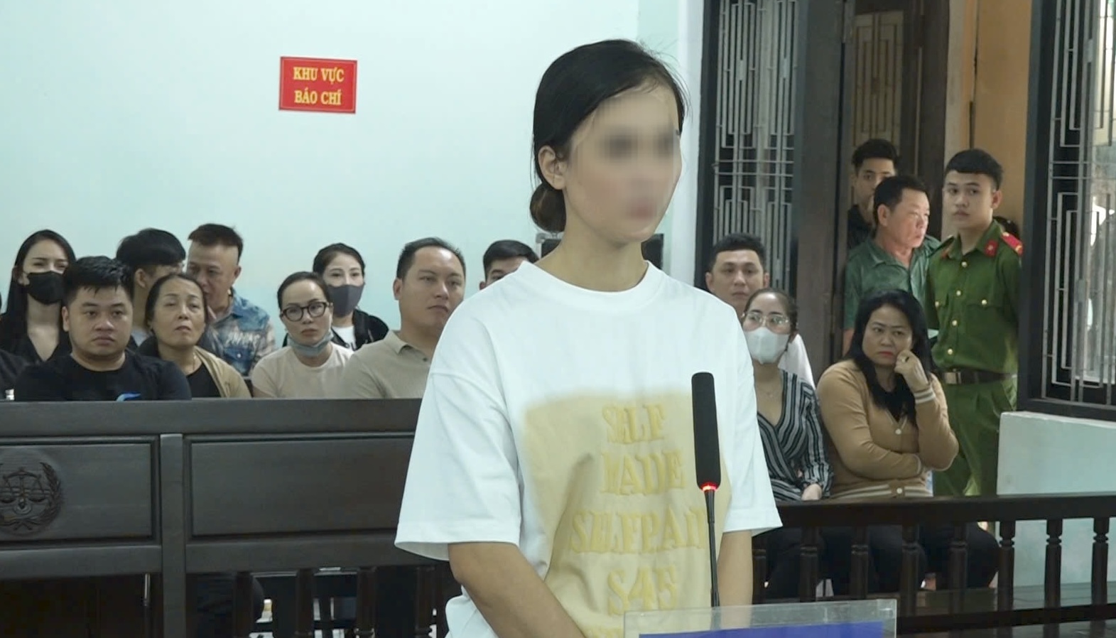 Lừa đảo hơn 800 triệu đồng qua mạng xã hội, bị tuyên án 8 năm tù