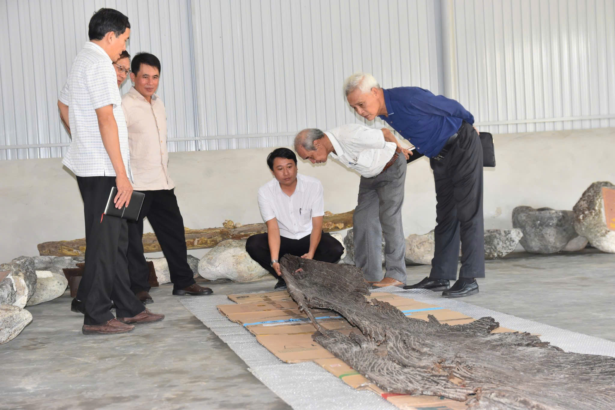 Tôn vinh nhiều cá nhân hiến tặng hiện vật cho bảo tàng