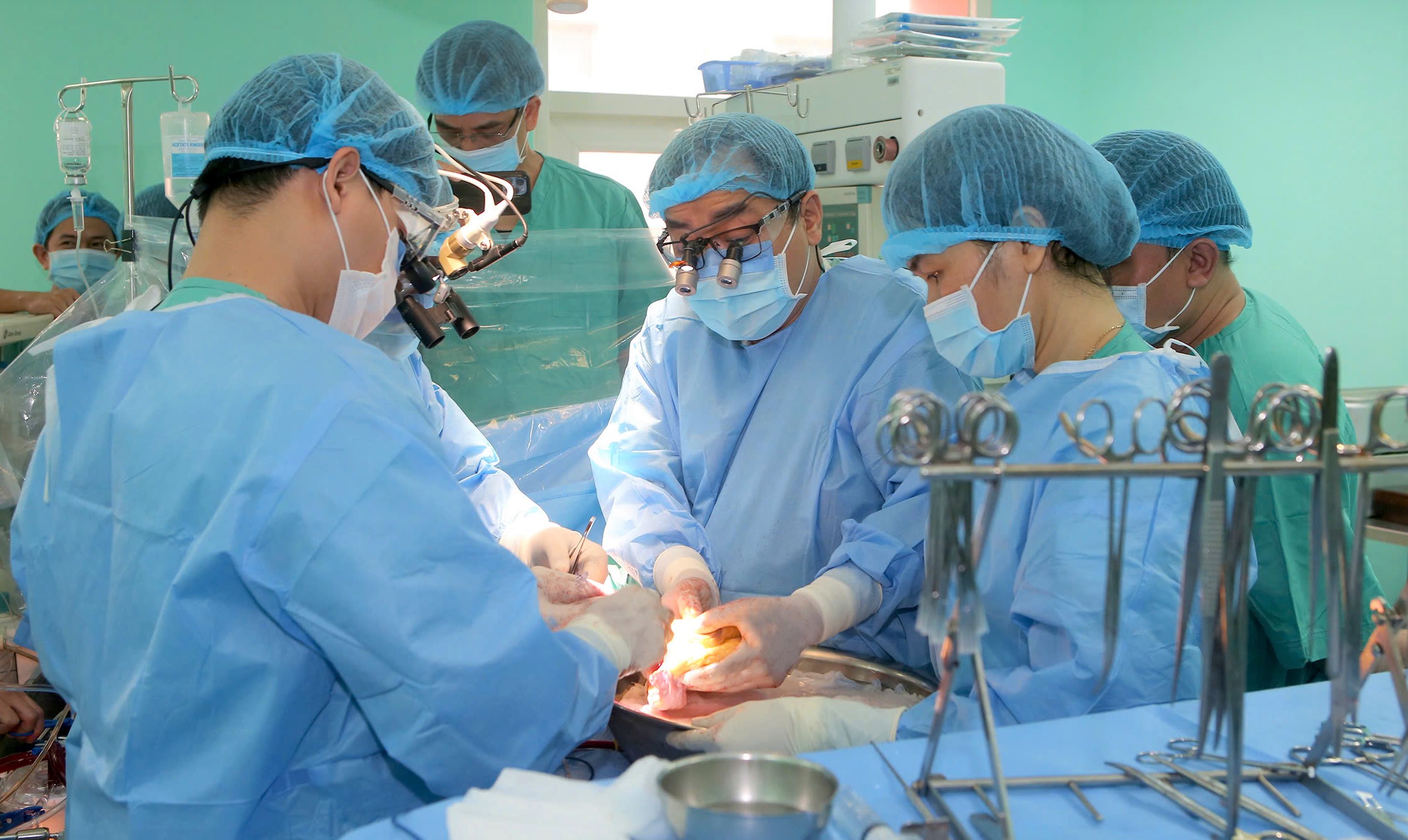 Y tế kỹ thuật cao Tạo đà bứt phá, vươn tầm