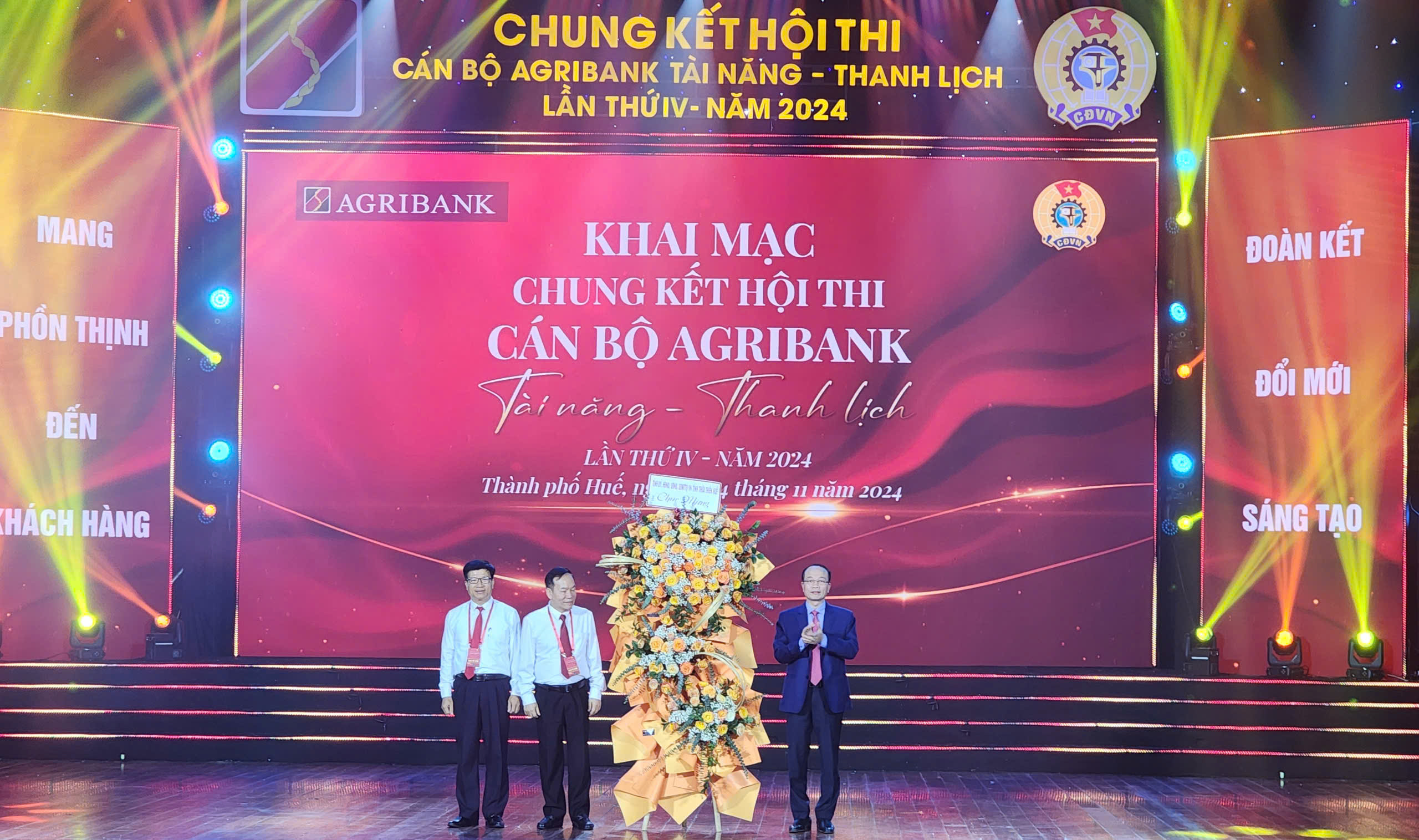 200 thí sinh tham gia chung kết hội thi cán bộ Agribank tài năng, thanh lịch