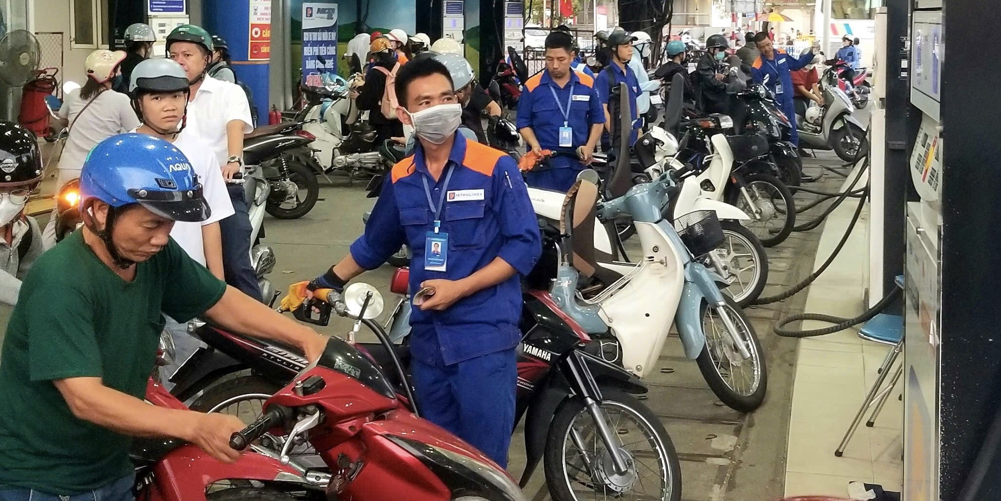 Giá xăng lại tăng sau hai lần giảm gần đây