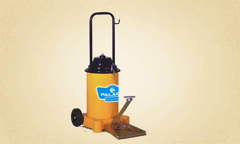 Các mẫu máy bơm mỡ bằng chân tay phổ biến trên thị trường