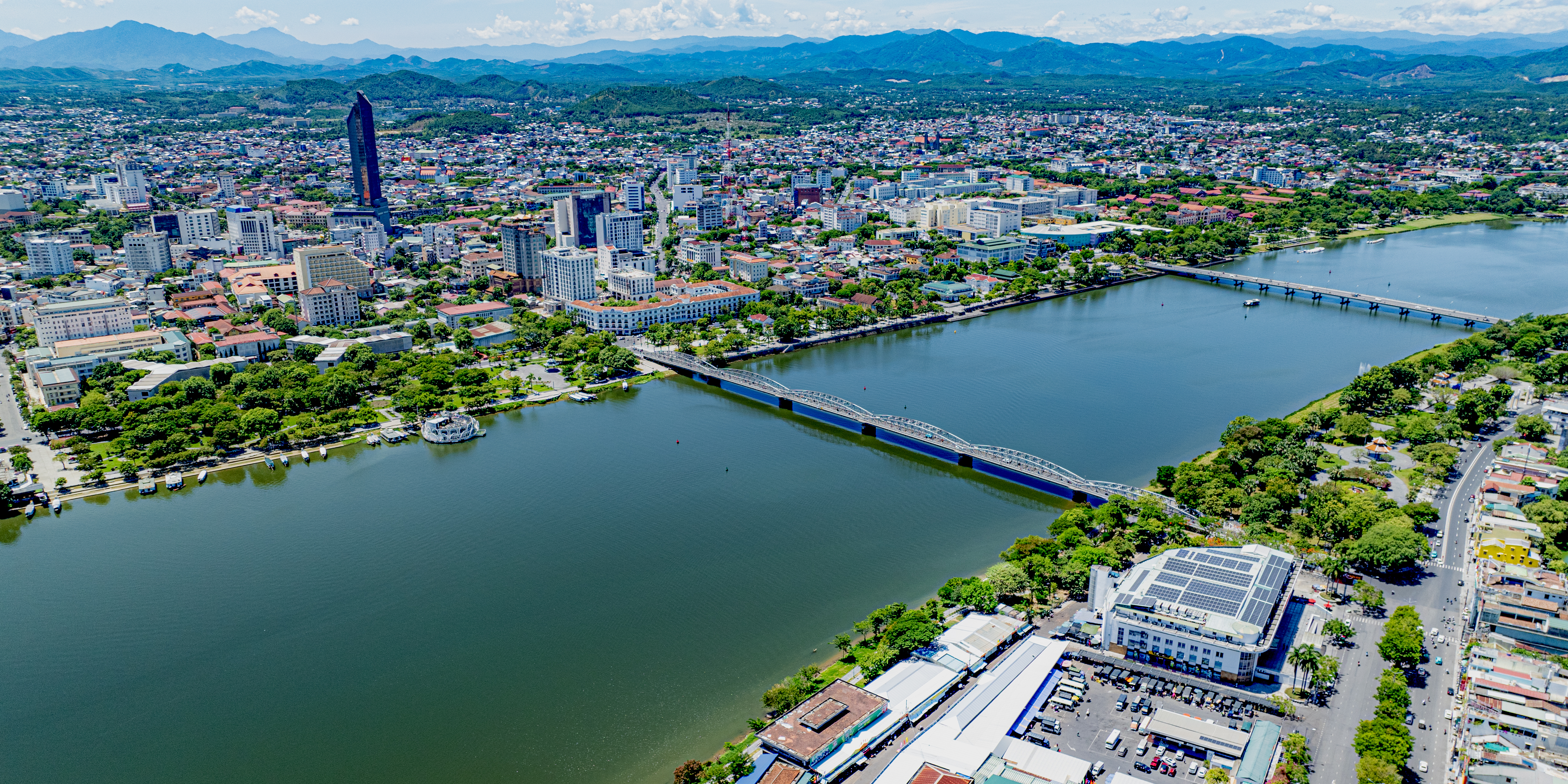 Thành phố Huế trực thuộc Trung ương có 9 đơn vị cấp huyện, 133 đơn vị cấp xã