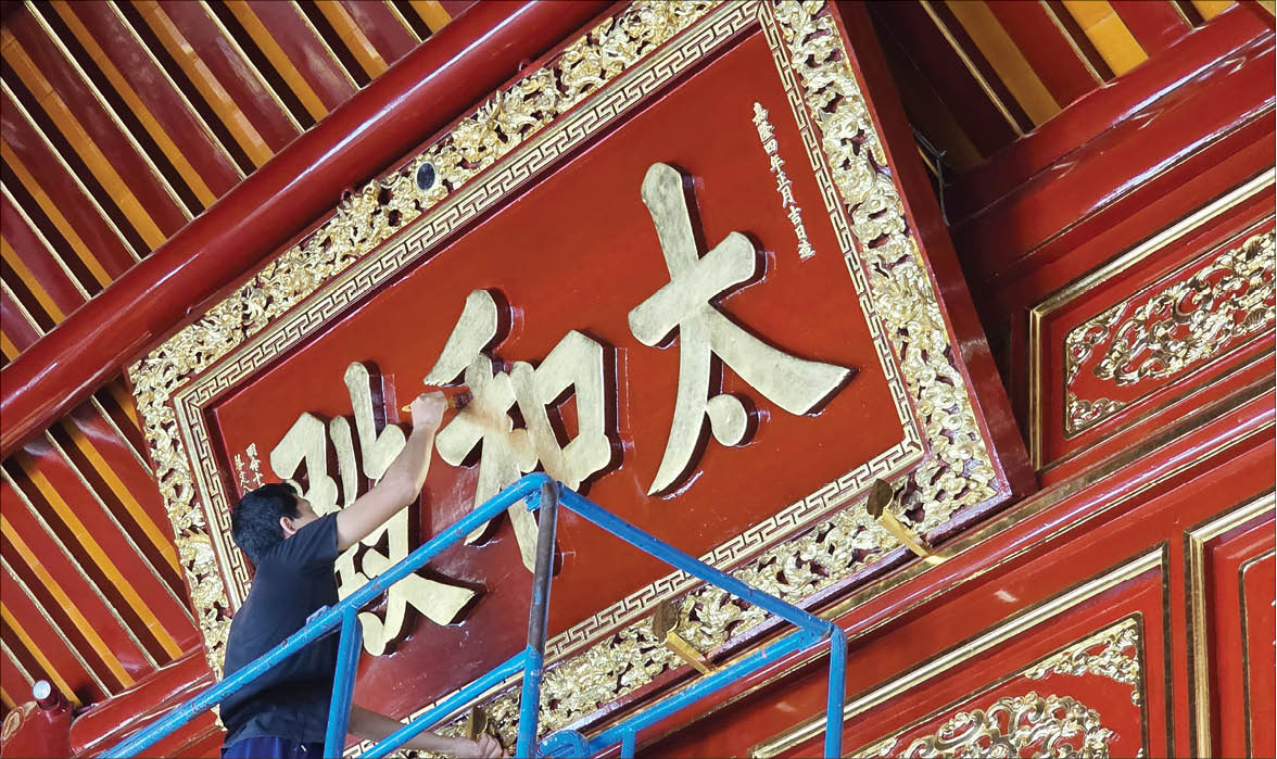 Những “người hùng thầm lặng”