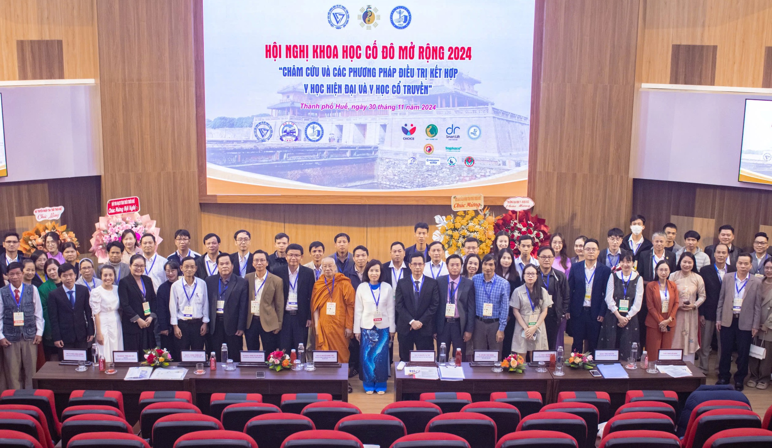 Châm cứu và các phương pháp điều trị kết hợp y học hiện đại