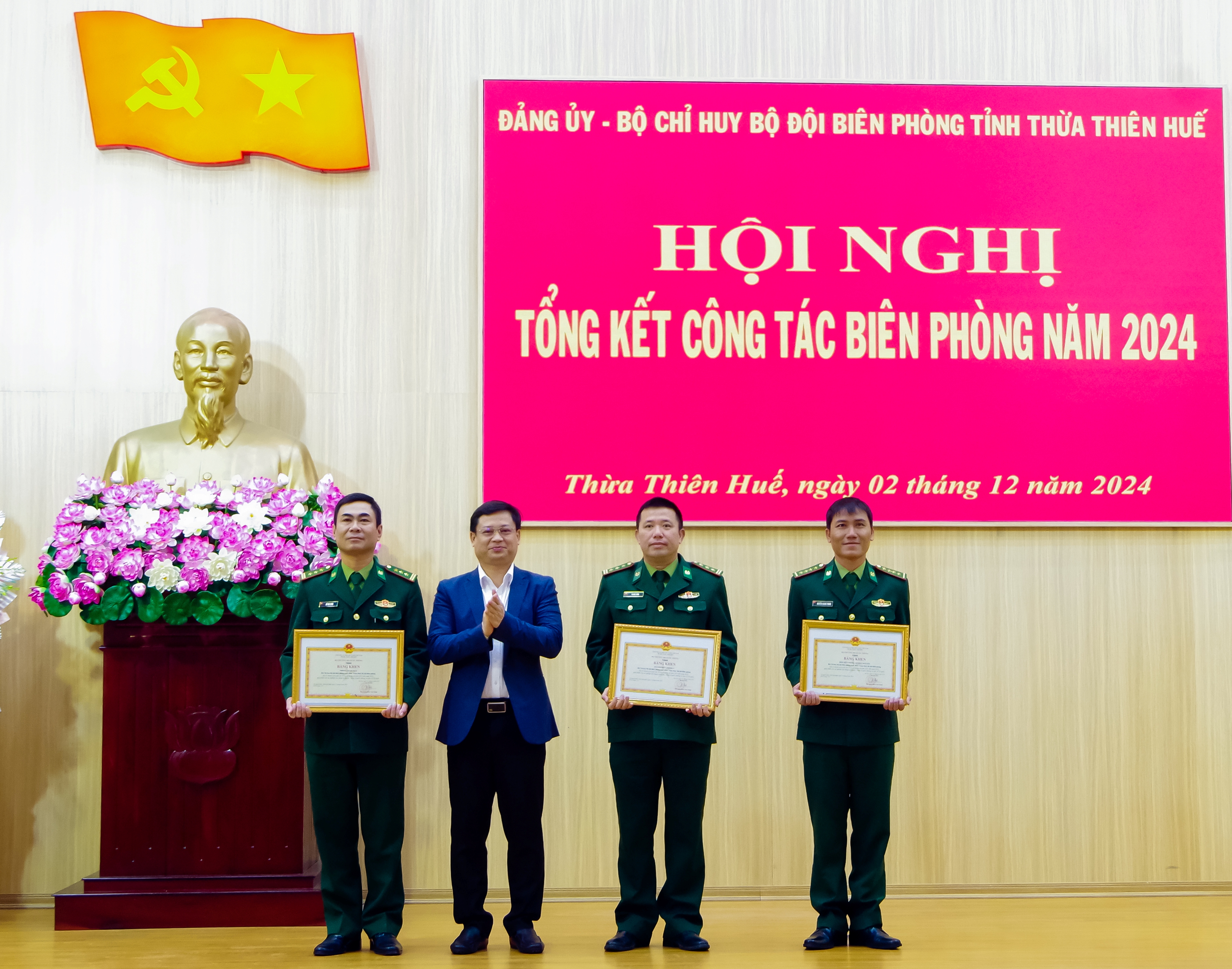 Bảo vệ vững chắc chủ quyền lãnh thổ, an ninh biên giới quốc gia