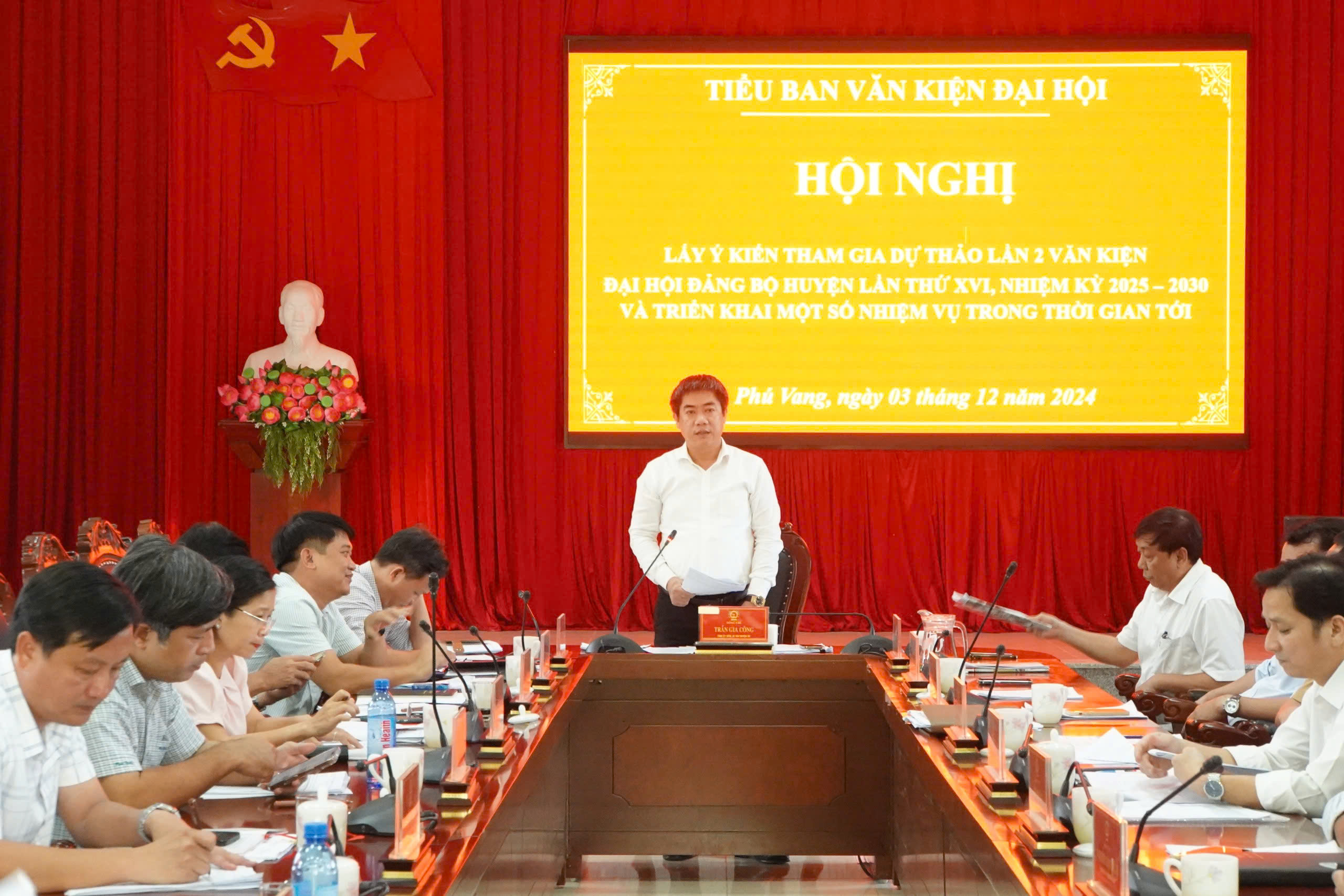 Phú Vang Lấy ý kiến lần 2 dự thảo Văn kiện Đại hội Đảng bộ huyện