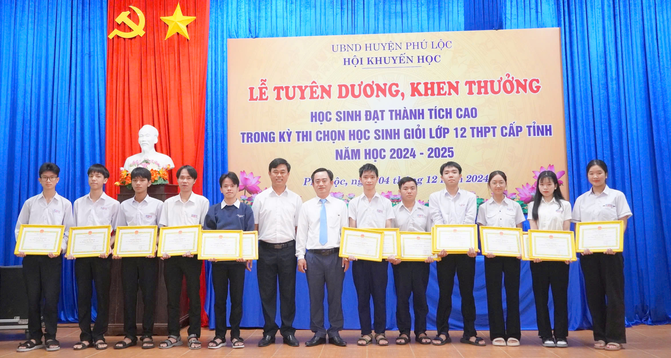Phú Lộc Tuyên dương học sinh đạt thành tích cao trong kỳ thi chọn học sinh giỏi