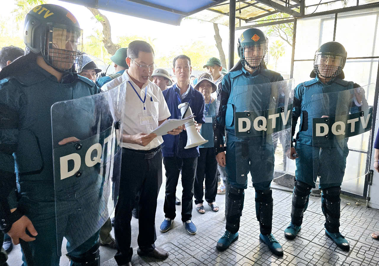 Cưỡng chế di dời 7 chủ sở hữu sử dụng nhà tại khu chung cư Đống Đa