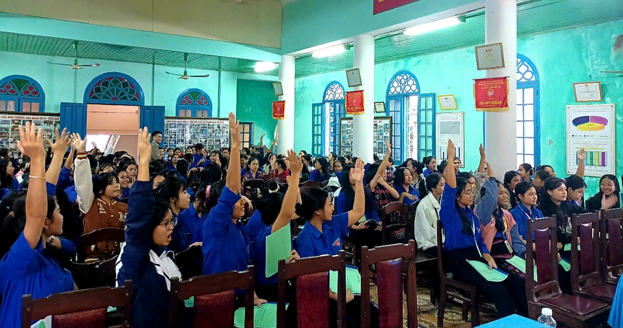 Trang bị kỹ năng phòng ngừa, ứng phó bạo lực giới trên không gian mạng cho học sinh nữ