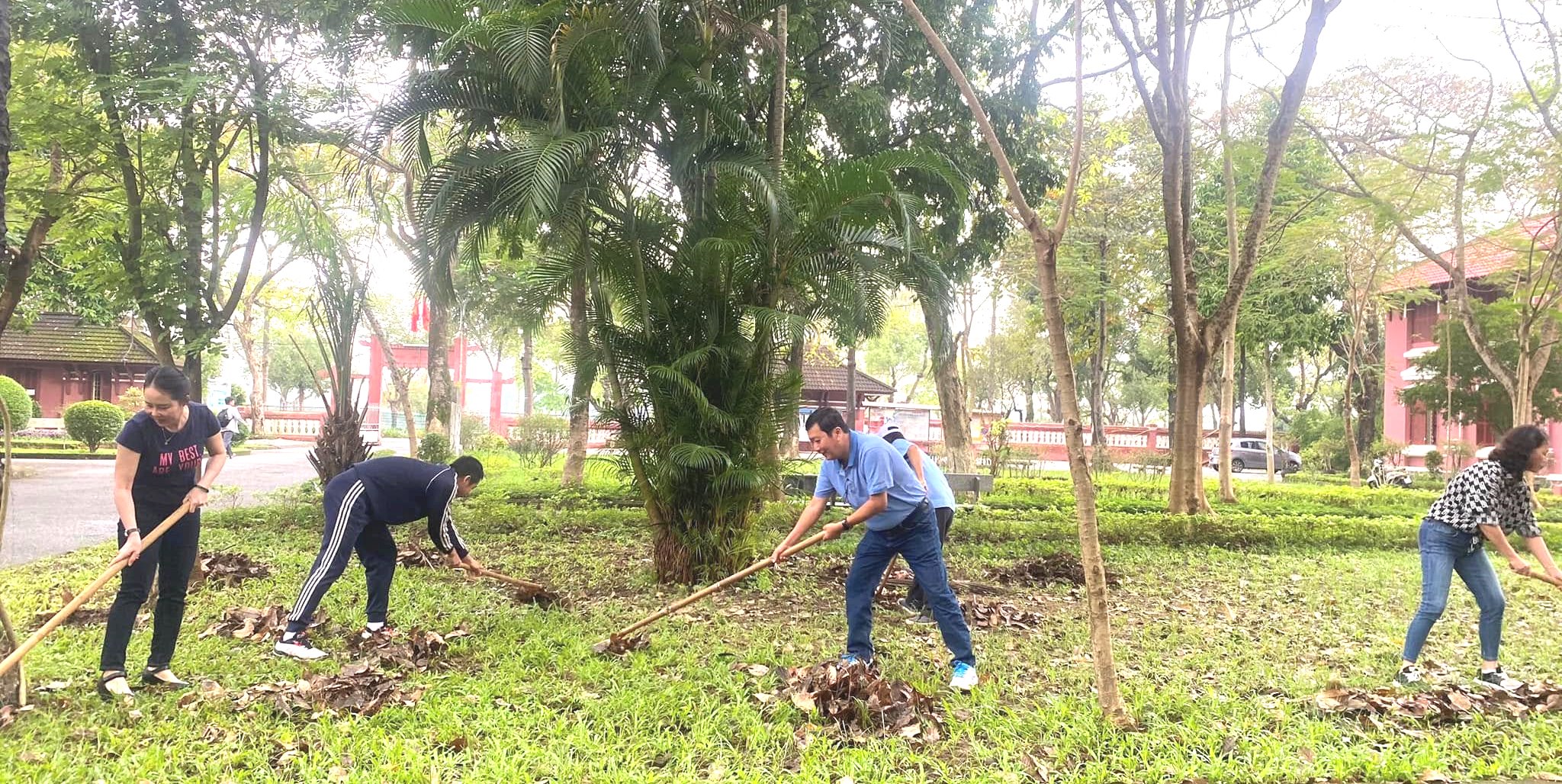 Tiếp tục thực hiện phong trào Chủ nhật xanh trong ngành giáo dục