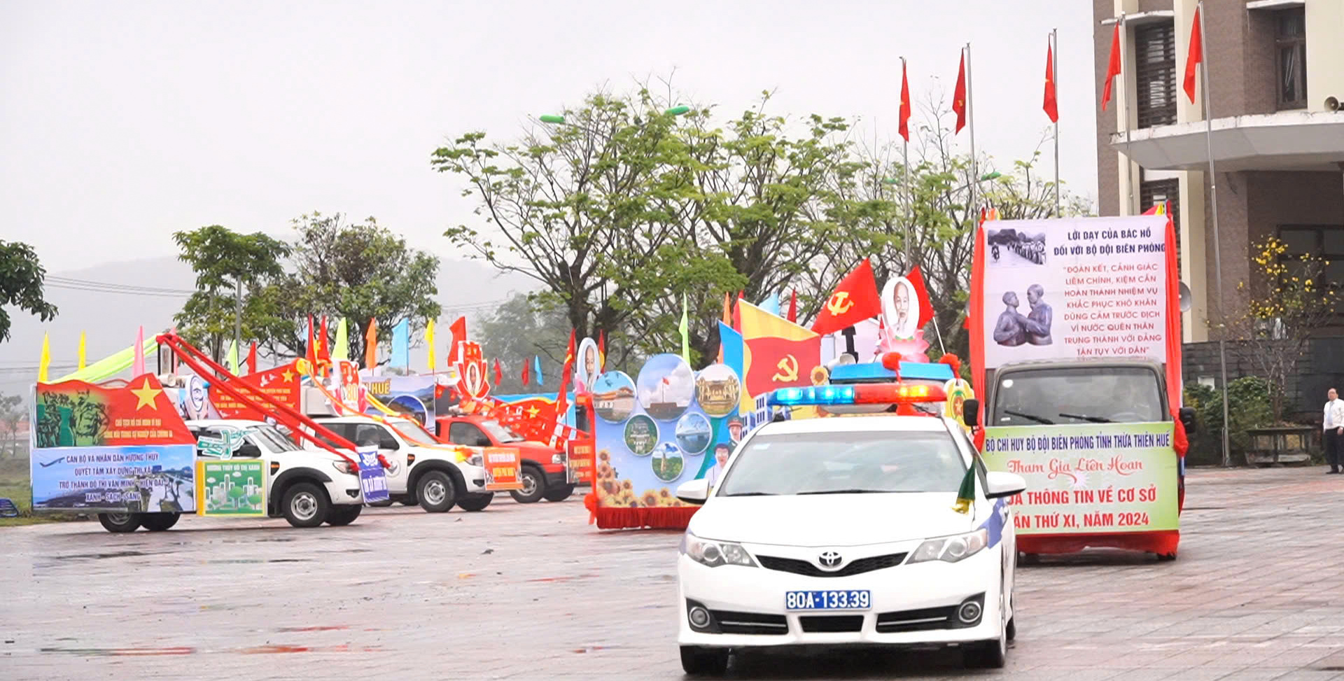 Diễu hành xe tuyên truyền “Đưa thông tin về cơ sở”