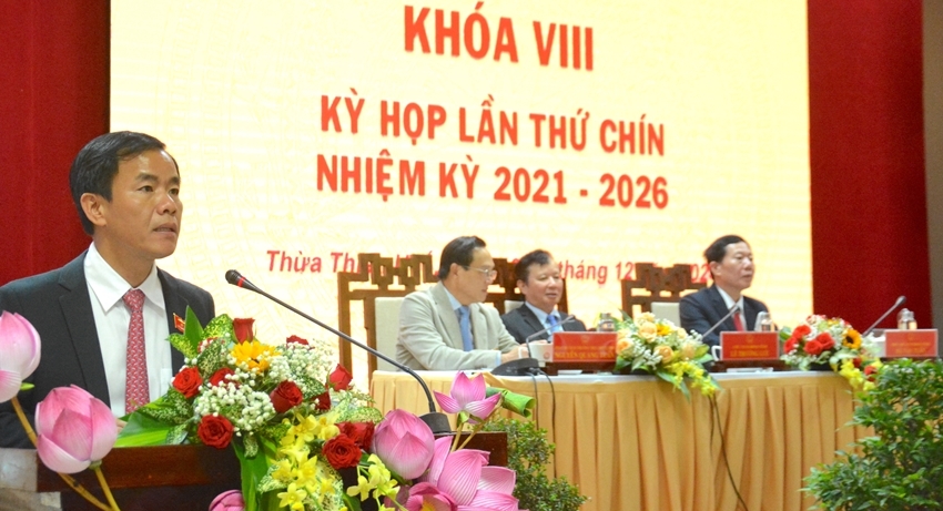 Chất vấn lãnh đạo đầu ngành các vấn đề y tế, nội vụ