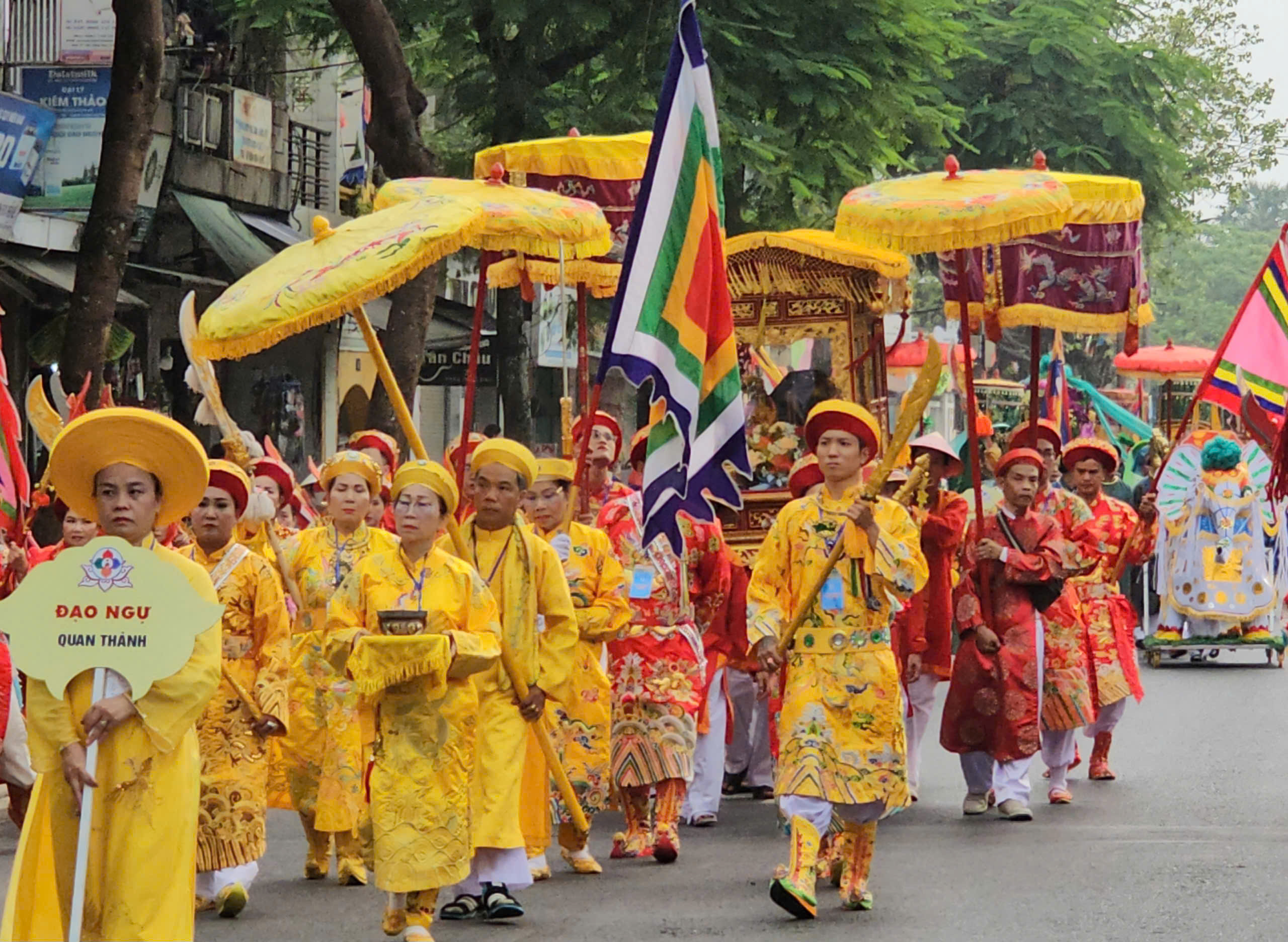 Lễ hội điện Huệ Nam và nghề làm bún Vân Cù được công nhận di sản văn hóa