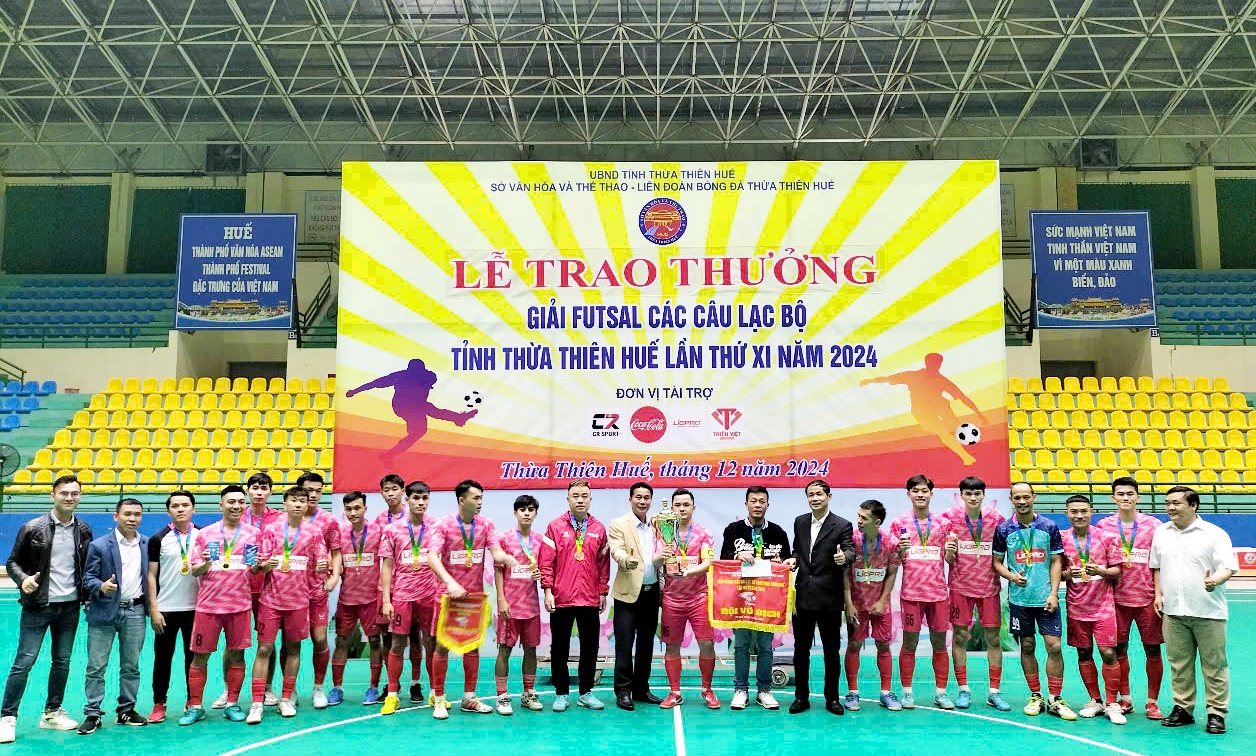 FC Win Win vô địch giải Futsal sau “mưa” bàn thắng