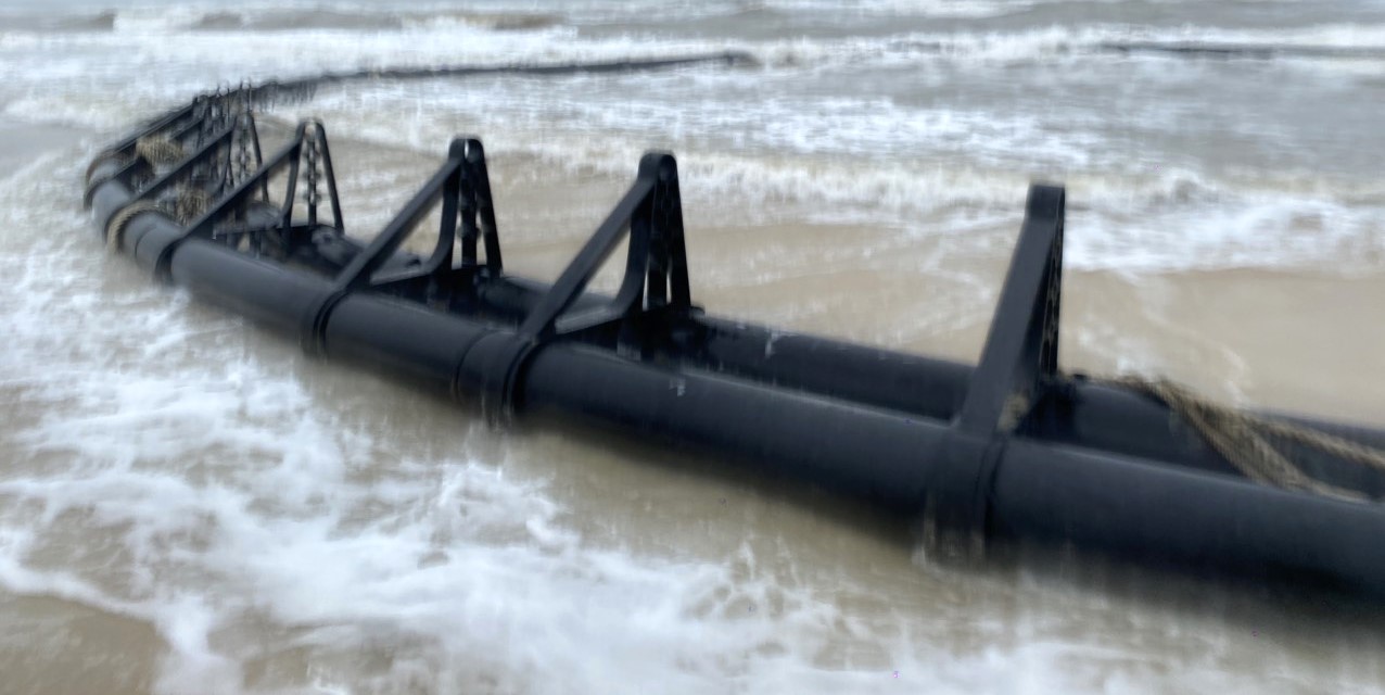 Phát hiện vật thể lạ trôi dạt vào bờ biển xã Quảng Ngạn