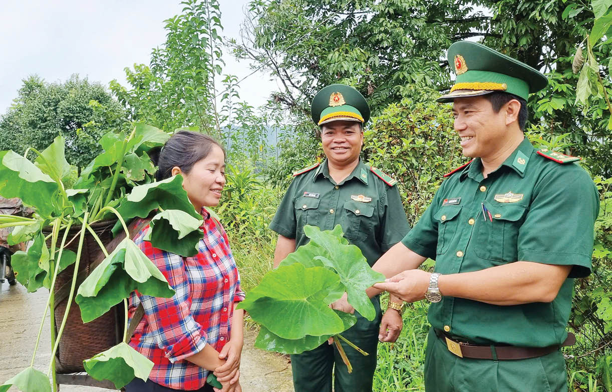 Gương sáng ở miền biên