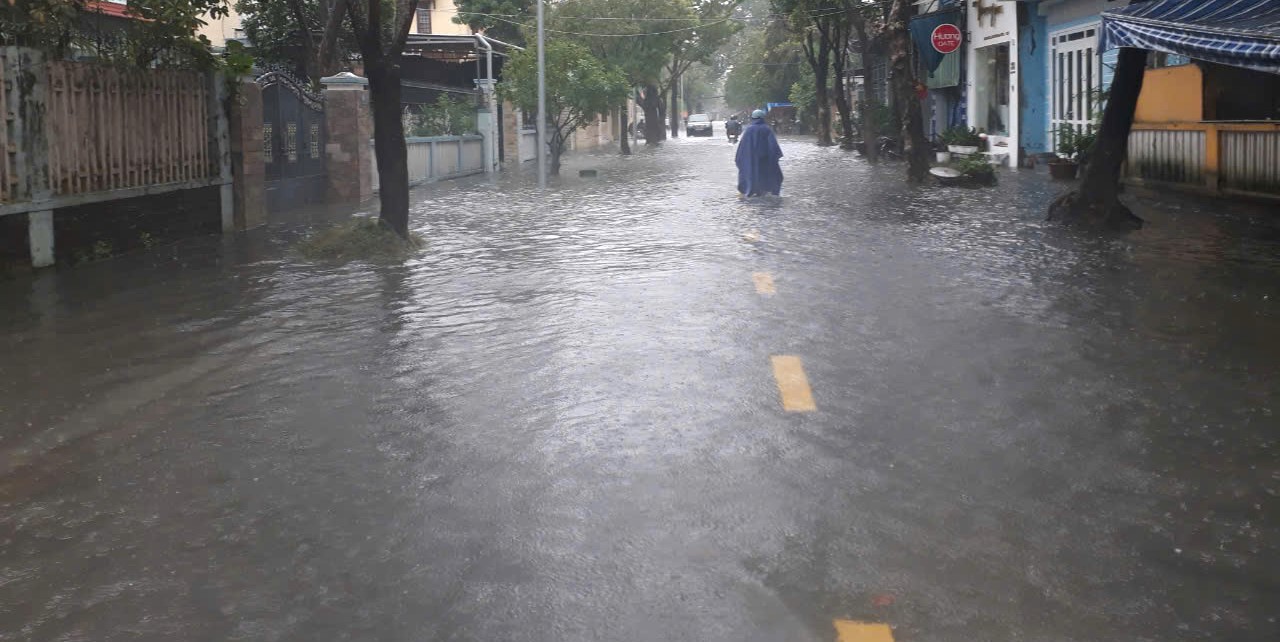 Không khí lạnh tăng cường, gió cấp 4-5, giật cấp 6