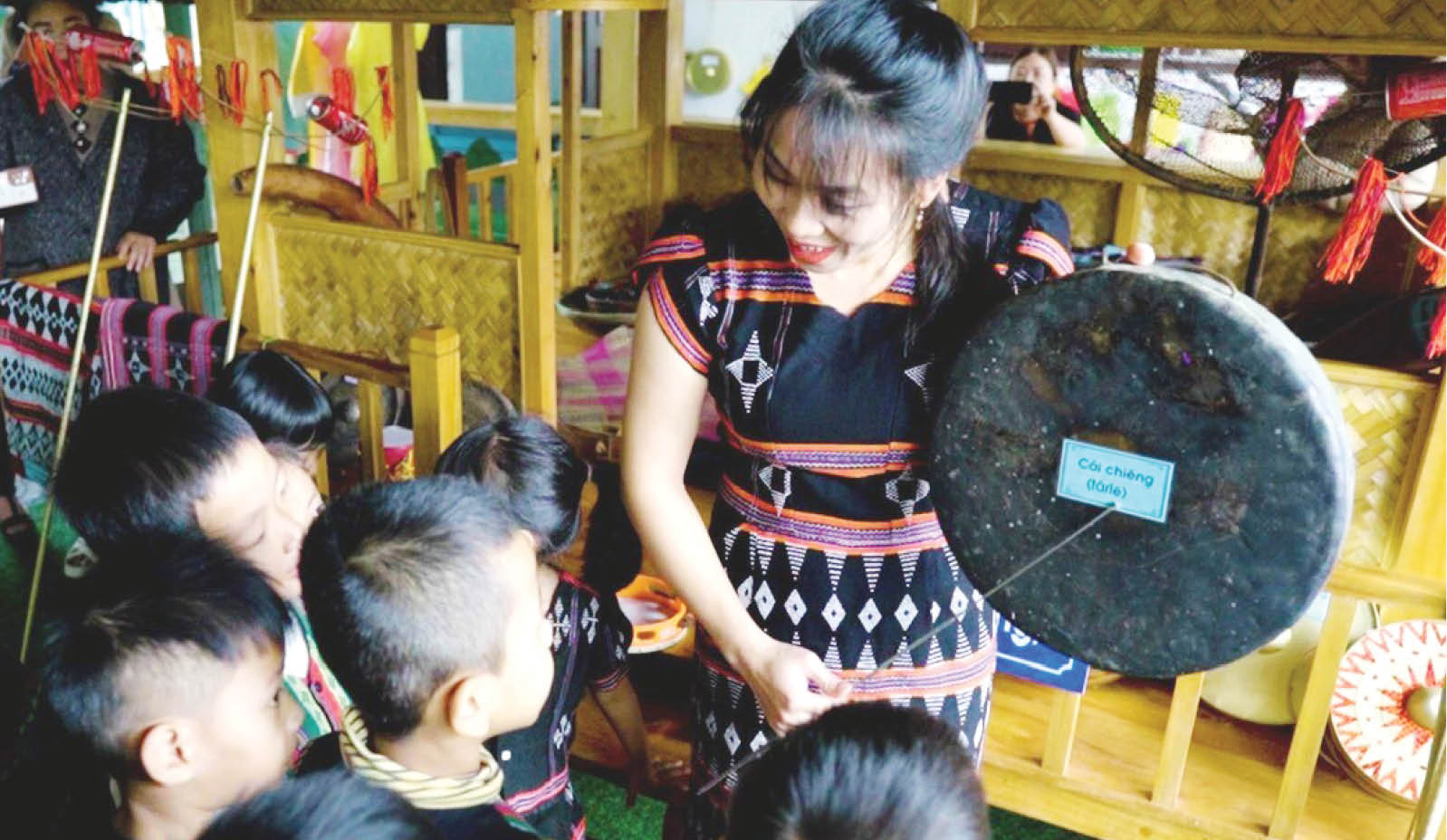 Tăng cường tiếng Việt cho trẻ là người dân tộc thiểu số