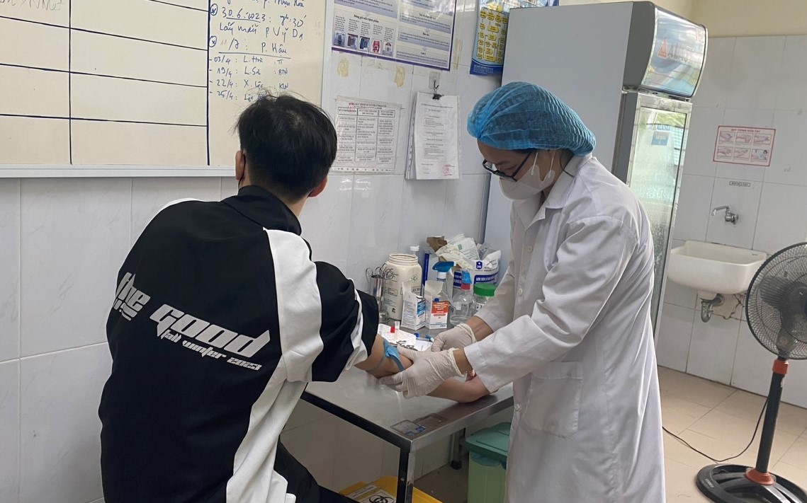 Khống chế tỷ lệ nhiễm HIV trong cộng đồng dưới 0,01