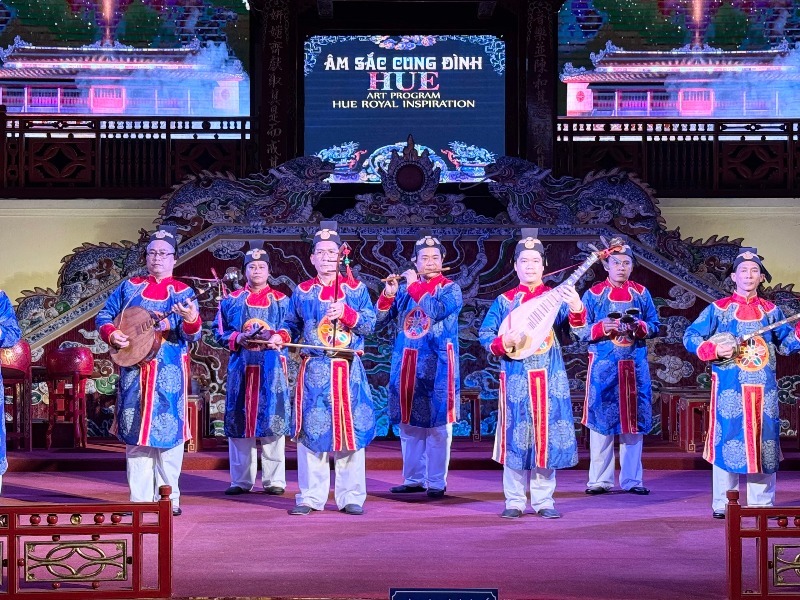 Phát triển văn hóa, du lịch Cố đô bằng âm nhạc truyền thống