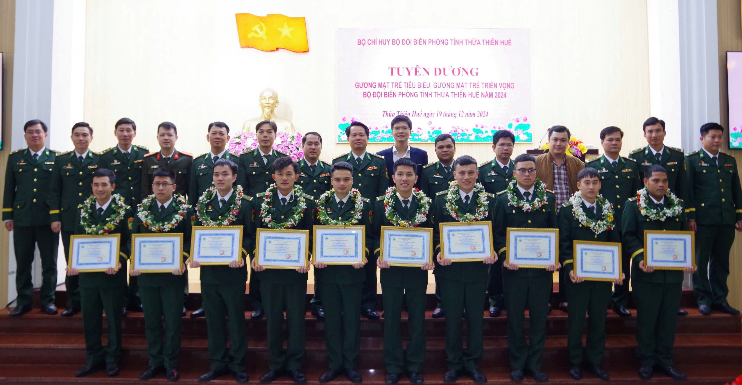 Tuyên dương gương mặt trẻ tiêu biểu, triển vọng