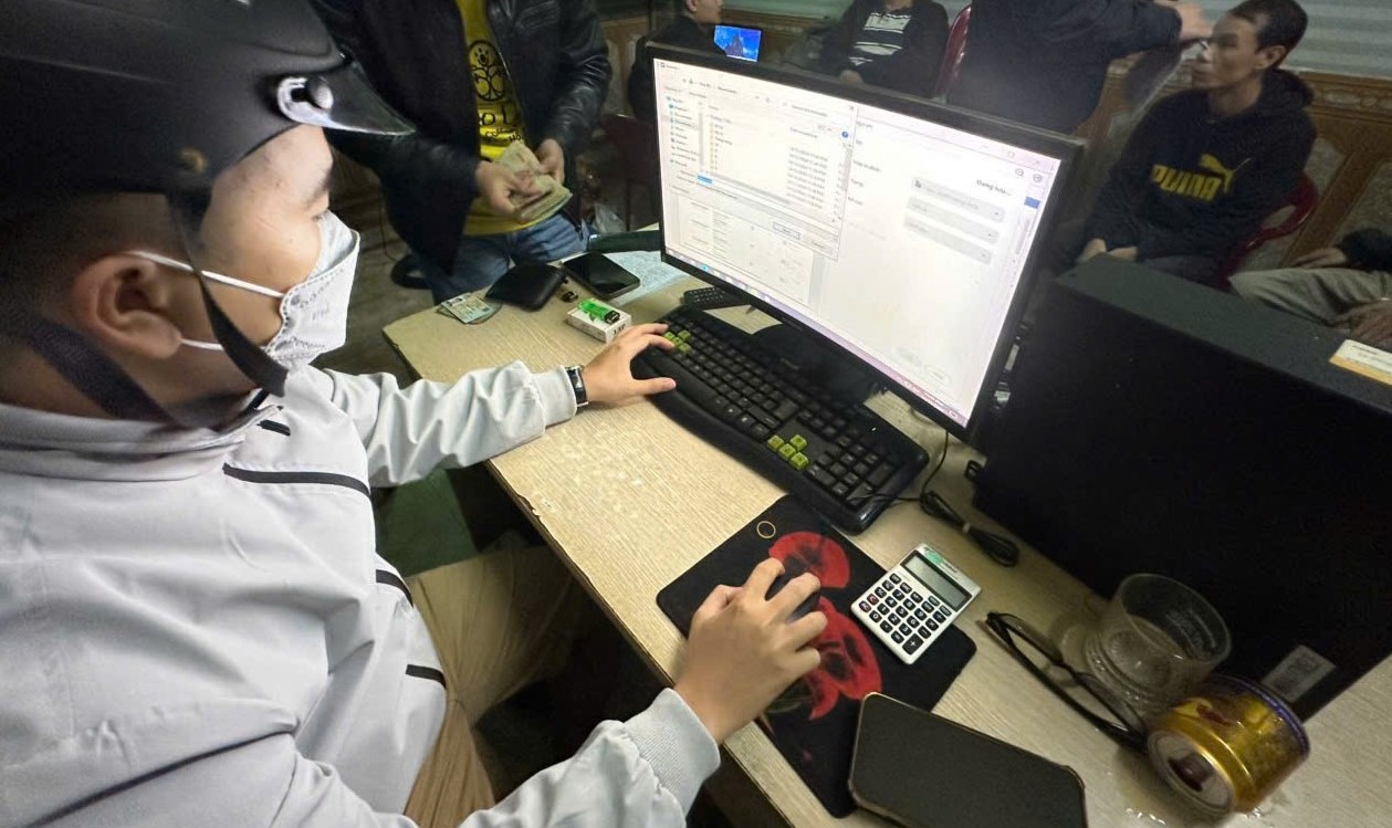 Liên tục bắt giữ các đối tượng tổ chức đánh bạc