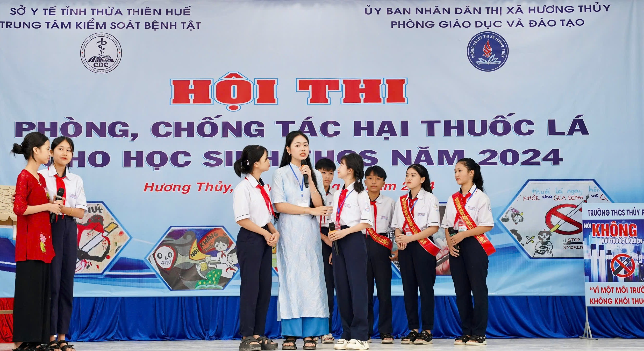 Học sinh Hương Thủy tìm hiểu về tác hại của thuốc lá