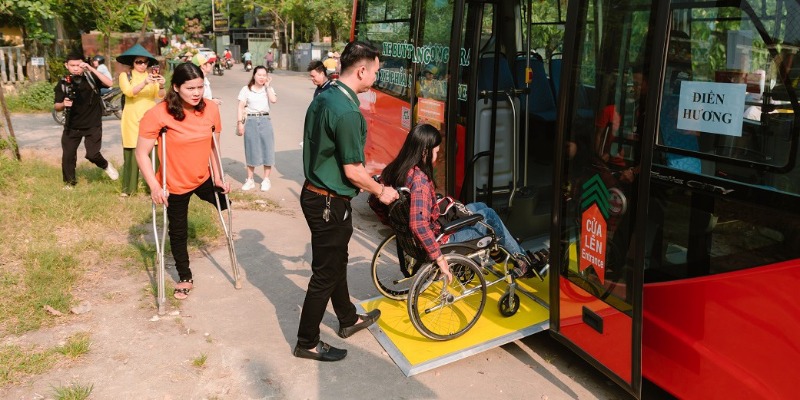 Chung tay trợ giúp người khuyết tật và trẻ mồ côi