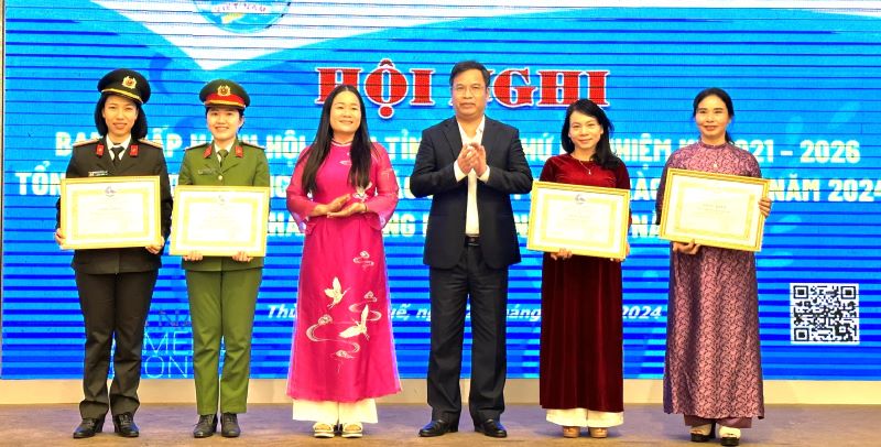 Phụ nữ đi đầu trong giữ gìn bản sắc văn hóa Huế