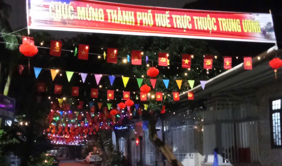 Có một con đường rực rỡ niềm vui