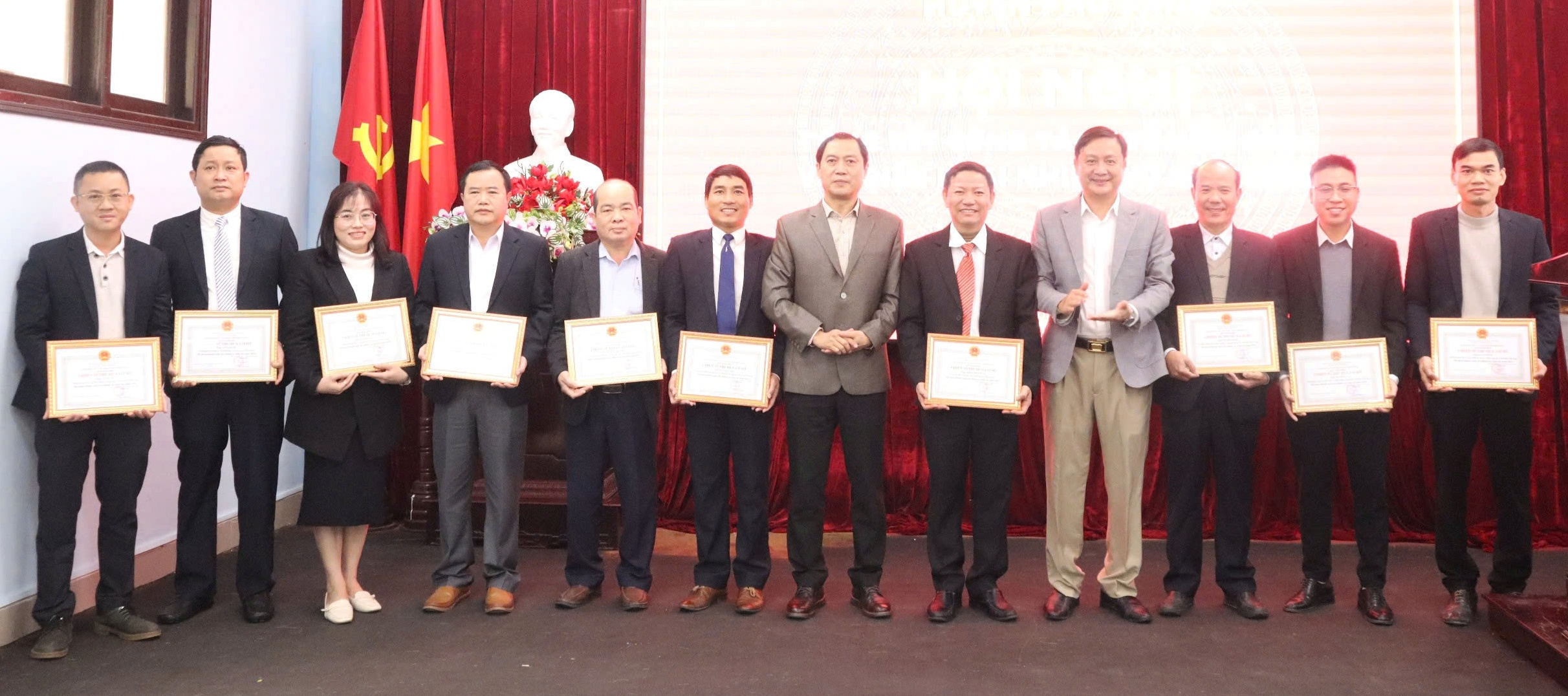 Đáp ứng sự hài lòng của người bệnh