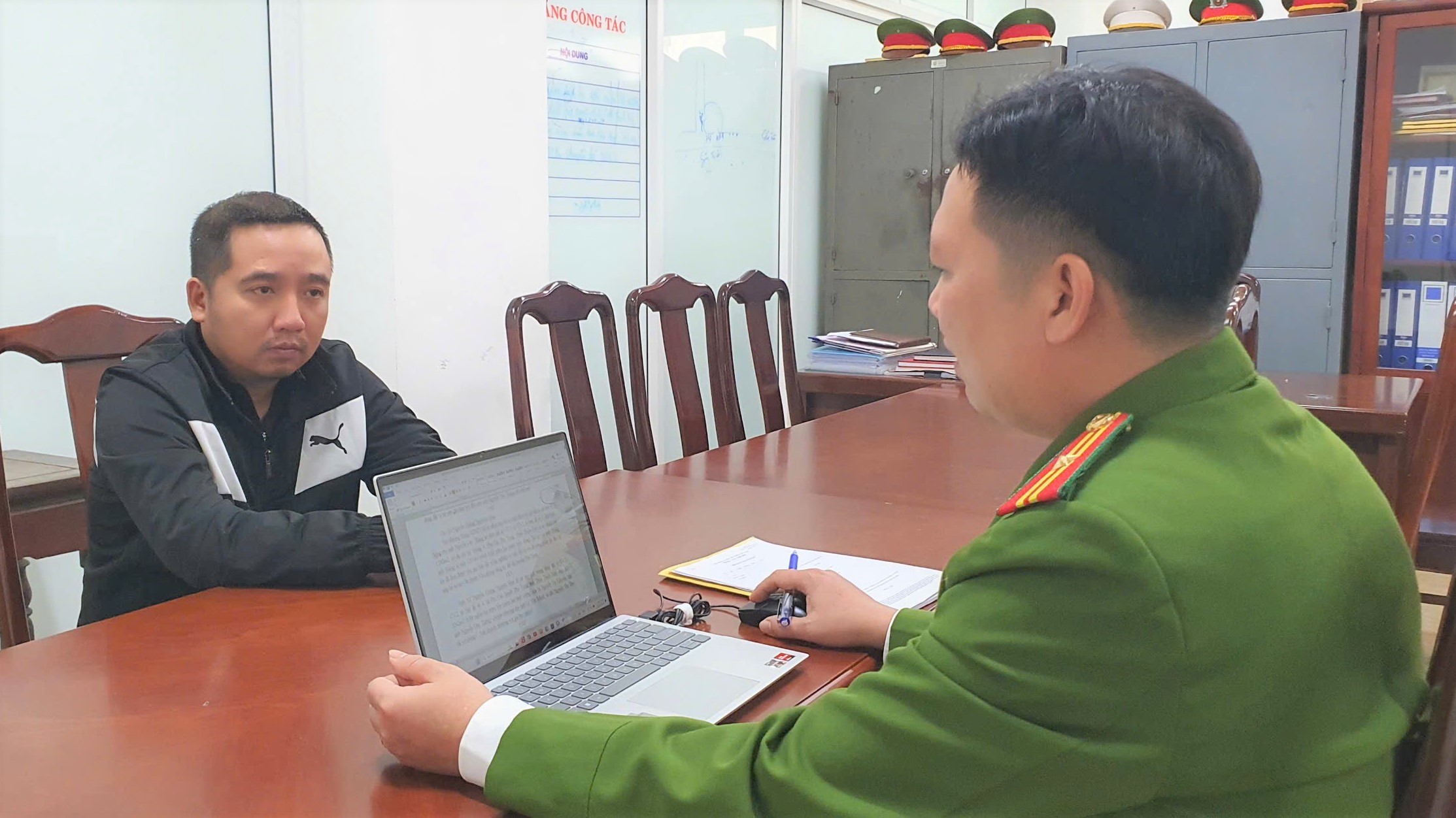 Lừa làm giấy tờ đất đai, chiếm đoạt 6,75 tỷ đồng