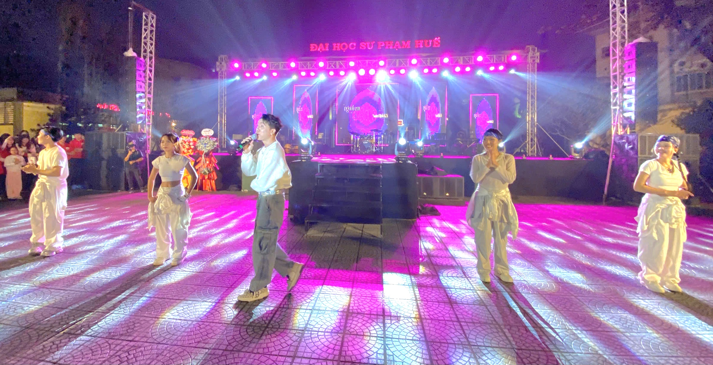 Trường Đại học Sư phạm, Đại học Huế 

Chào đón năm mới 2025