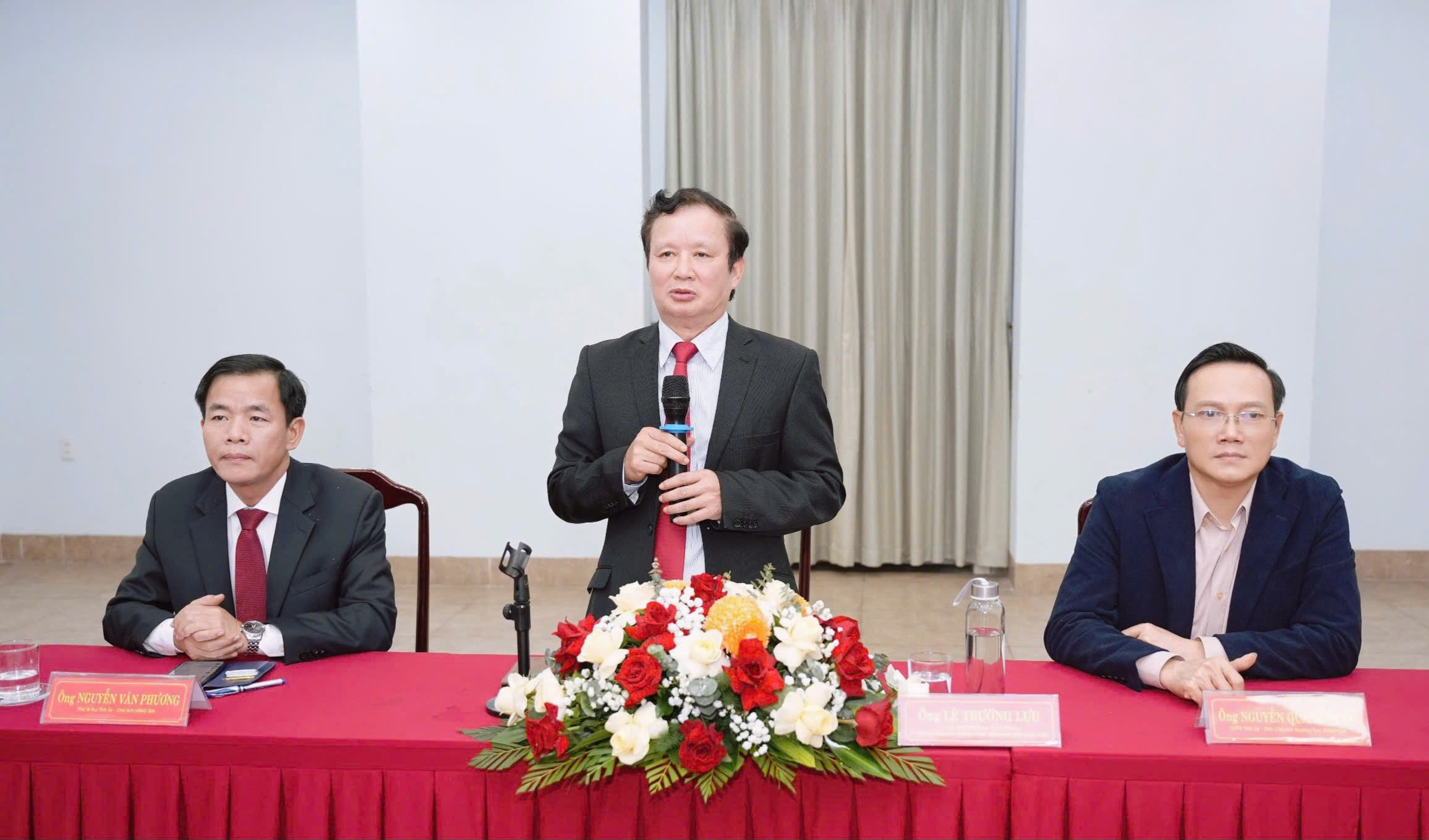 Tổng thu ngân sách Nhà nước đạt 12 900 tỷ đồng