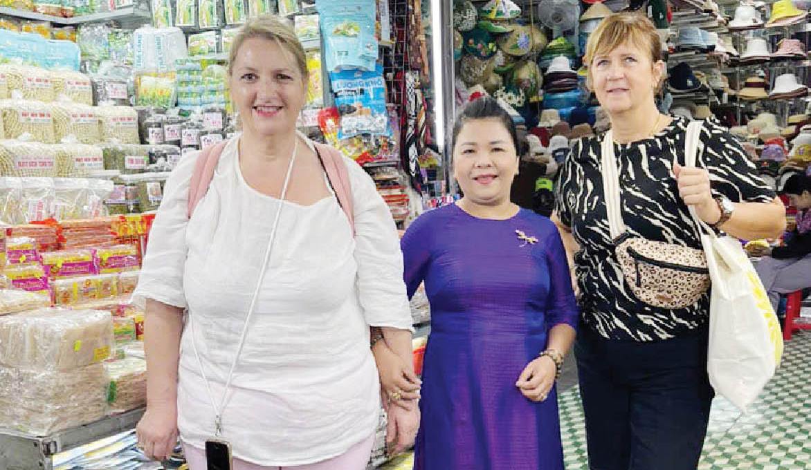 Áo dài Đông Ba, nét đẹp cuối tuần