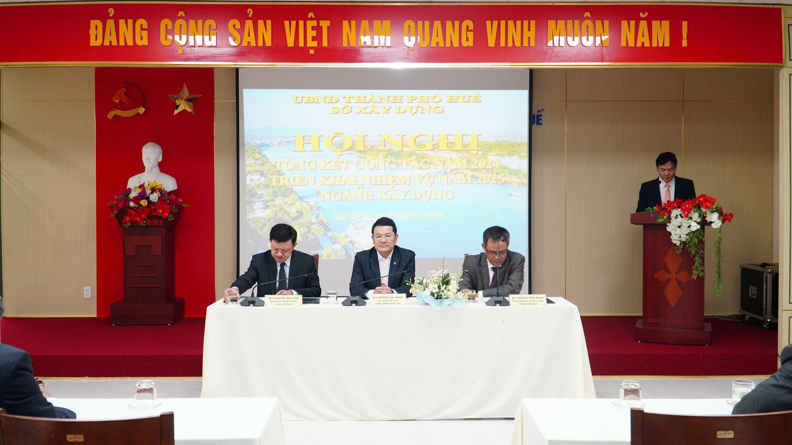 Giá trị sản xuất ngành xây dựng đạt hơn 12 000 tỷ đồng