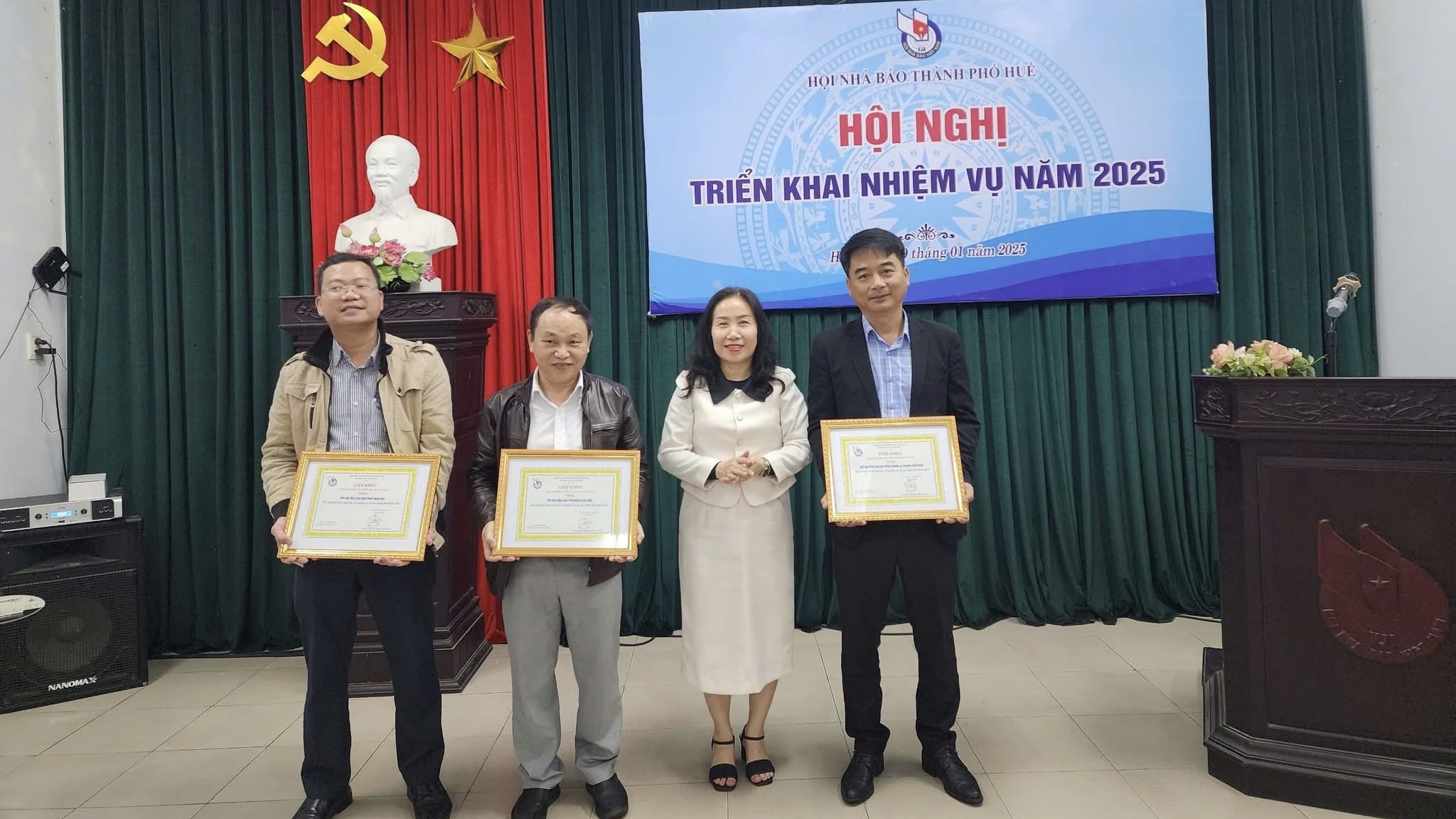 Hội Nhà báo khen thưởng 3 tập thể, 5 cá nhân