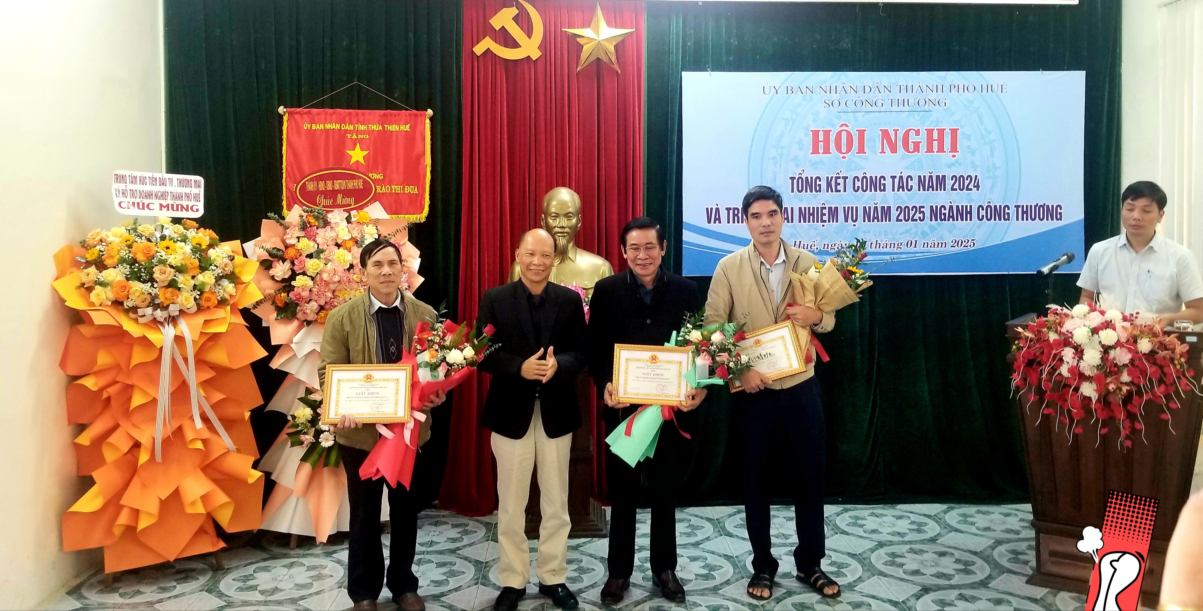 Đưa công nghiệp, thương mại, dịch vụ tiếp tục tăng trưởng