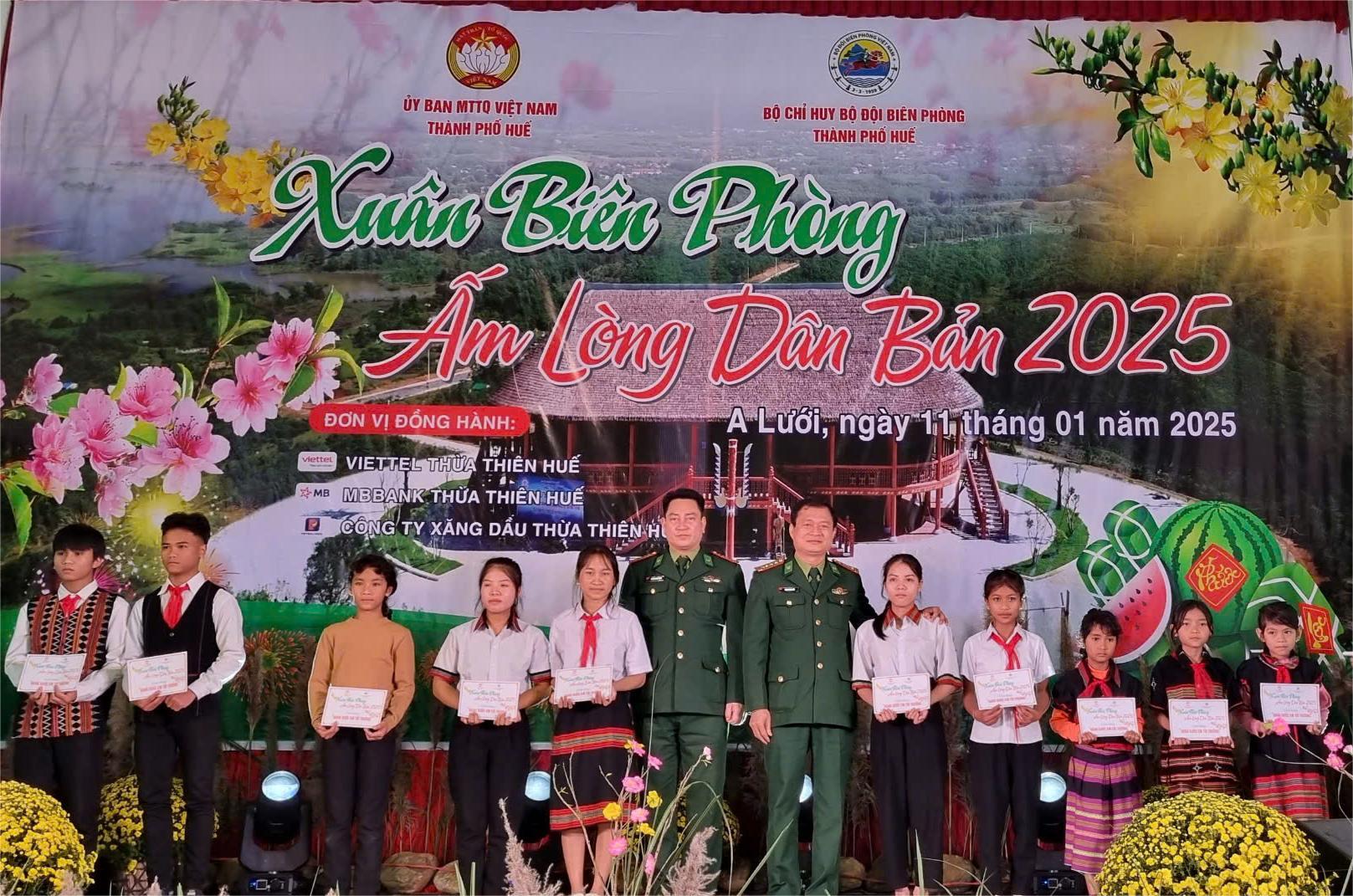 Rộn rã “Xuân Biên phòng ấm lòng dân bản”