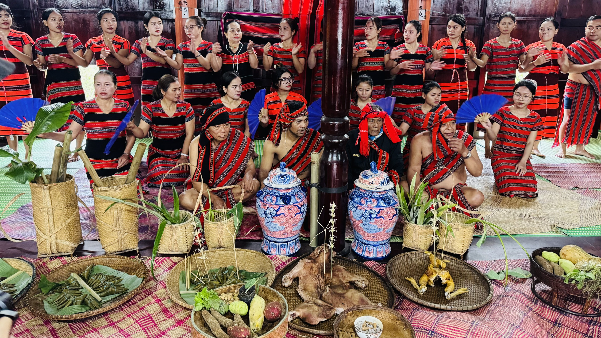 Hân hoan lễ hội Aza Koonh của đồng bào vùng cao