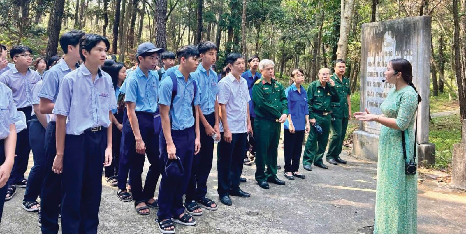 Giáo dục truyền thống qua bảo tàng