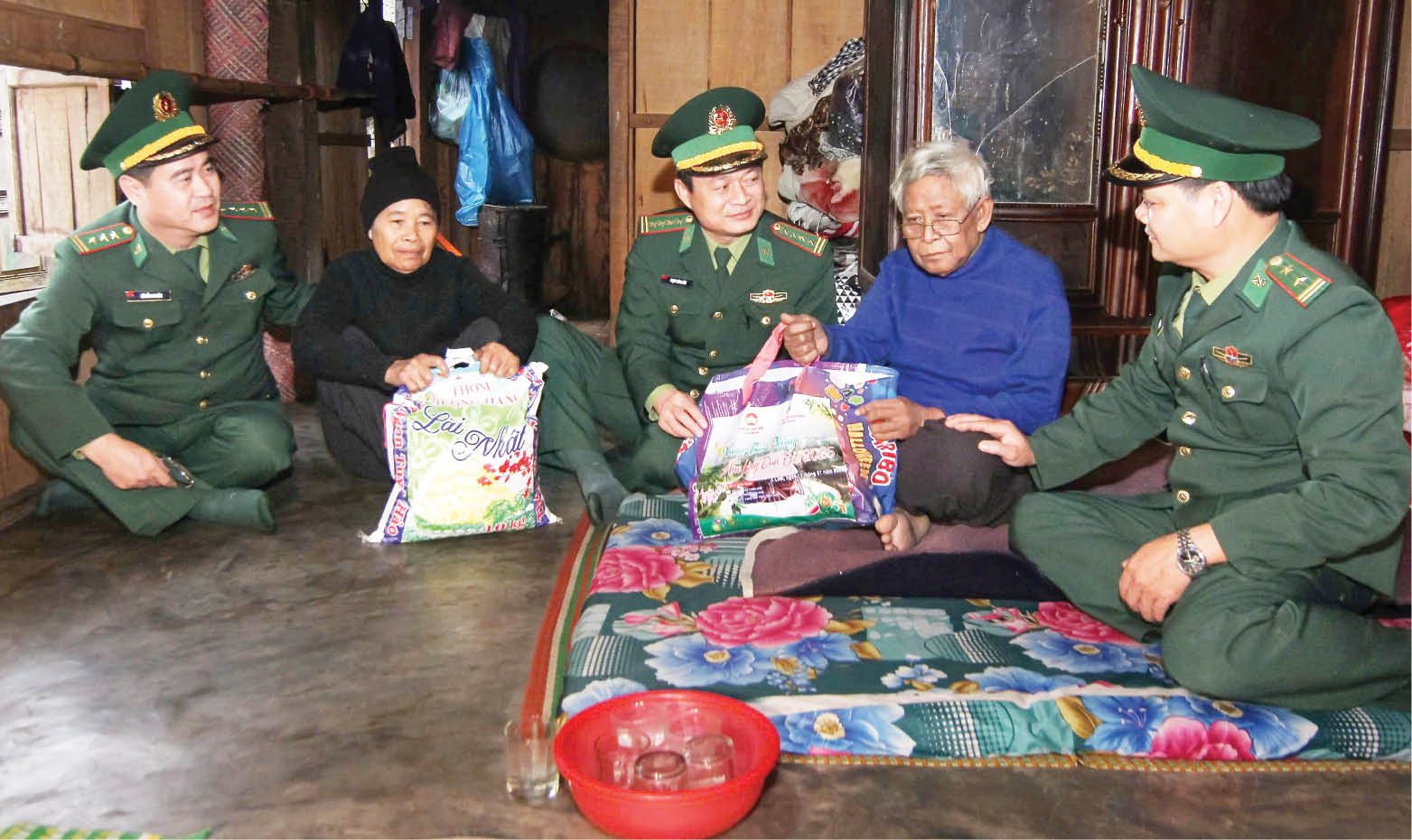 Ấm áp mùa xuân biên cương