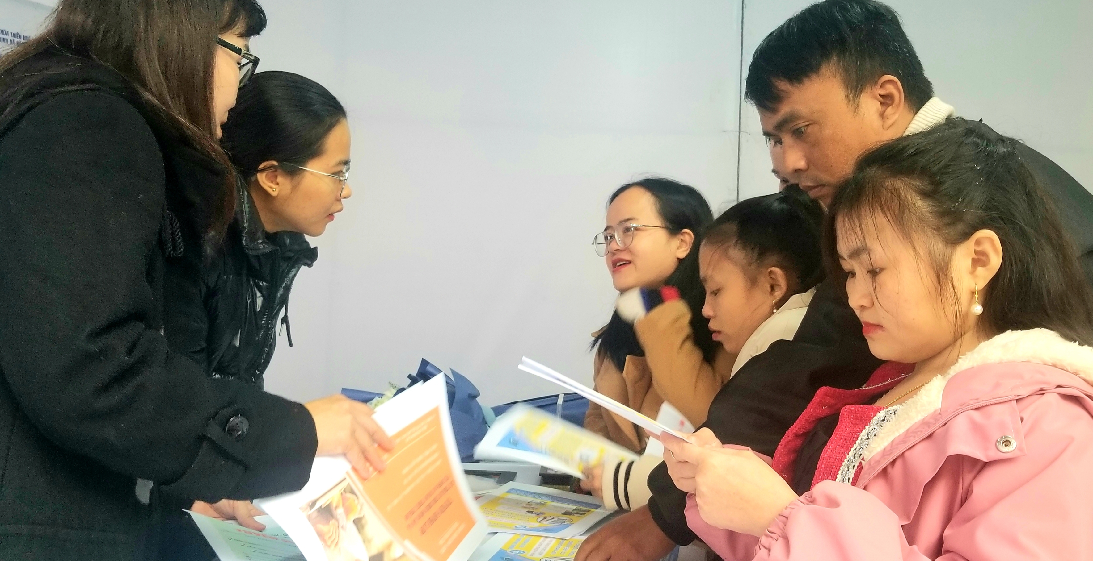 Đẩy mạnh các hoạt động tư vấn, giới thiệu việc làm cho người lao động