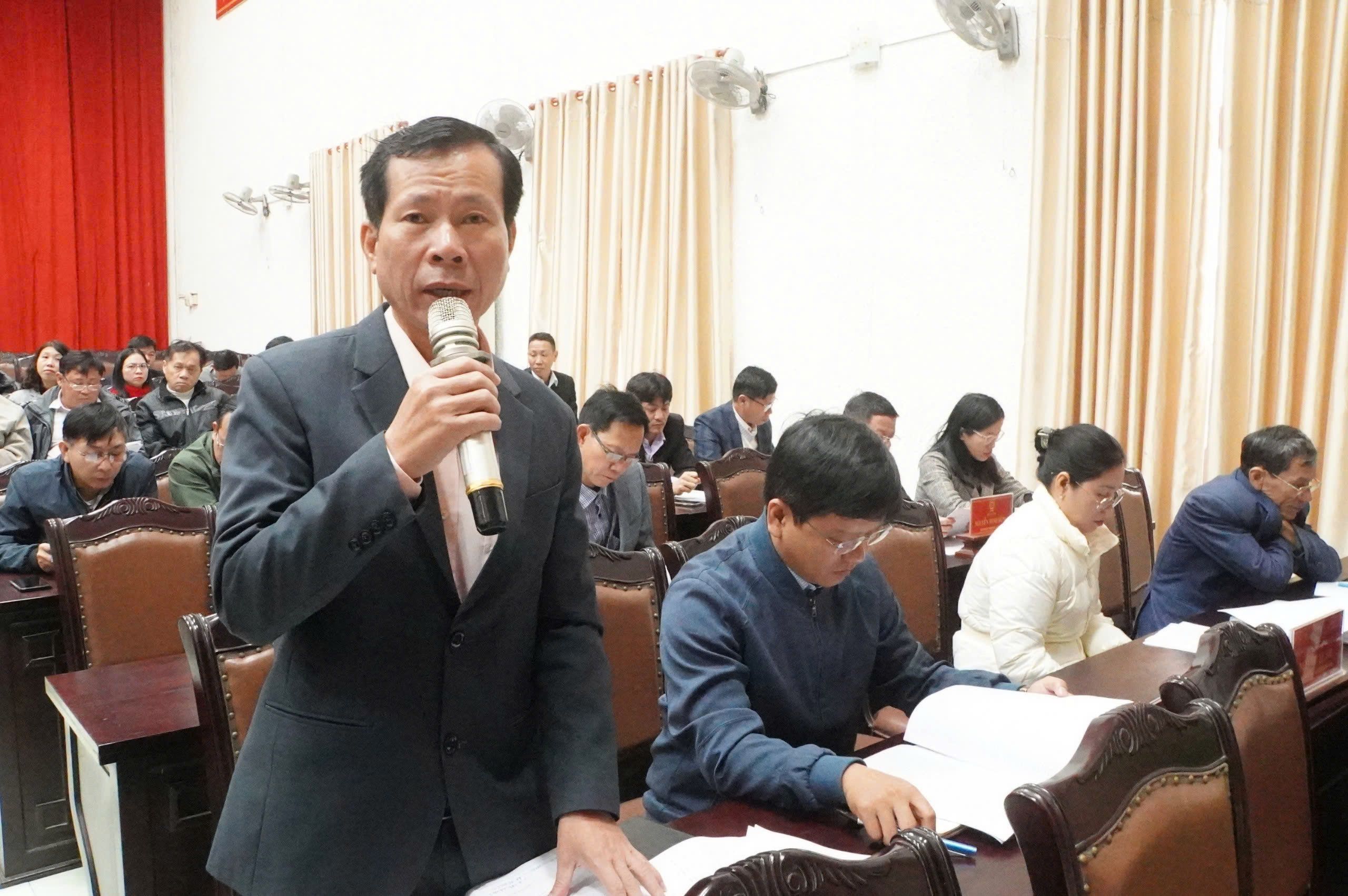 Phú Vang Lấy ý kiến góp ý dự thảo báo cáo chính trị