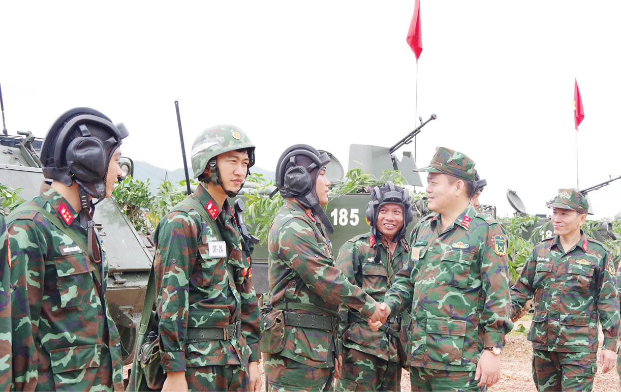 Trưởng thành trong quân ngũ