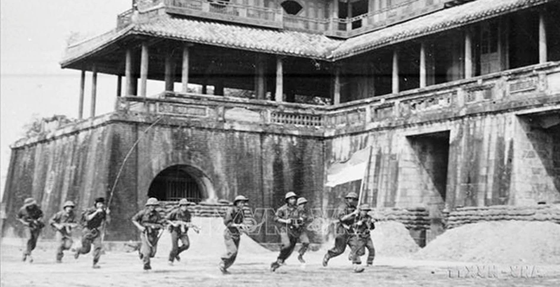 Những người góp phần đem mùa xuân thống nhất đến sớm