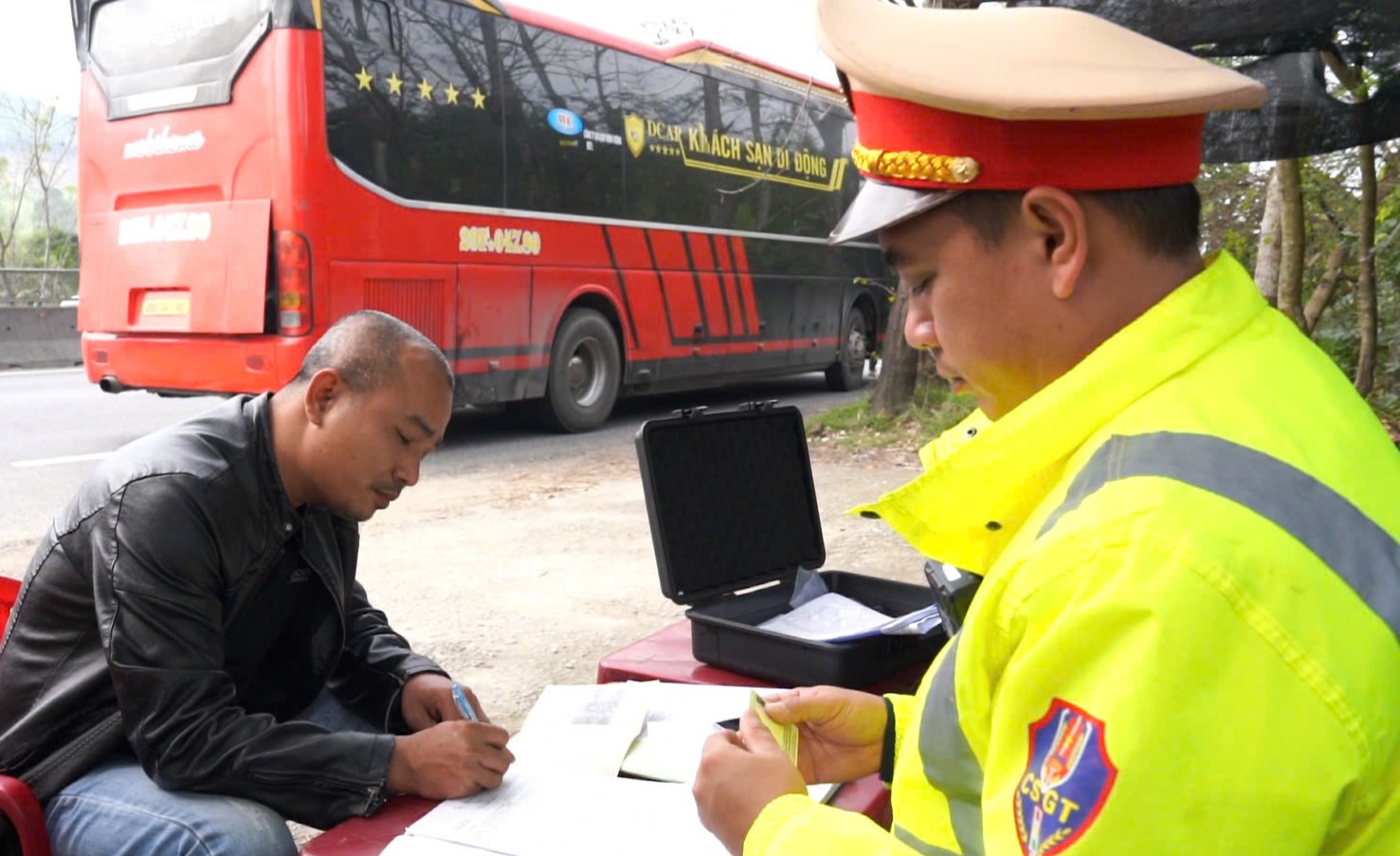 Tăng cường tuần tra, kiểm soát trên tuyến Quộc lộ 1A và cao tốc La Sơn - Túy Loan