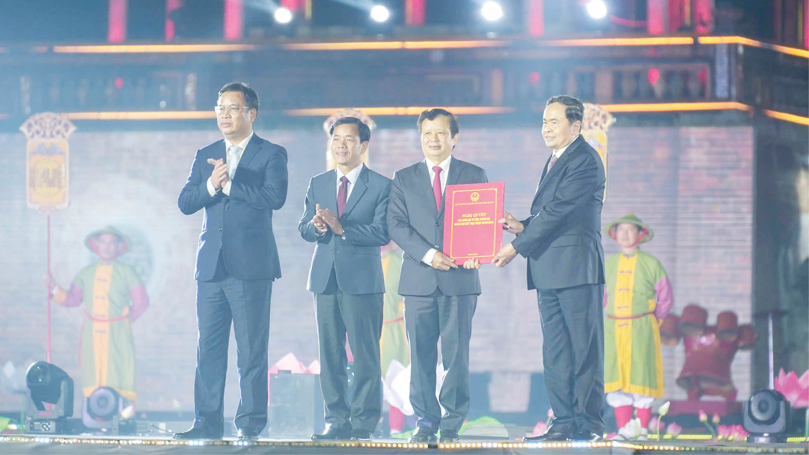 Phát huy “ý Đảng, lòng dân”