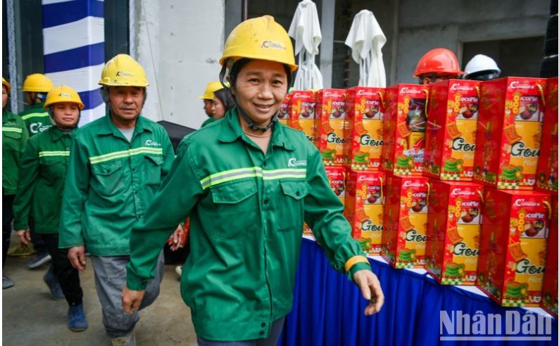 Hơn 7 800 tỷ đồng hỗ trợ, tặng quà Tết cho hơn 13,5 triệu lượt đối tượng